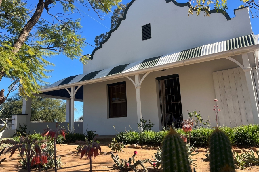 4 Bedroom Property for Sale in Steytlerville Eastern Cape